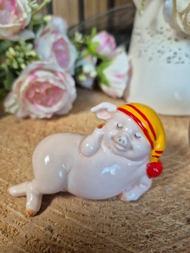 Piggies sleeping beauty - piggies, beauty”