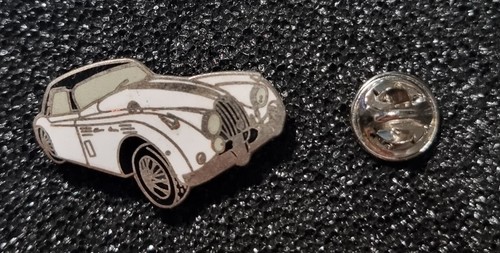 Jaguar pin xk150 white - jaguar,