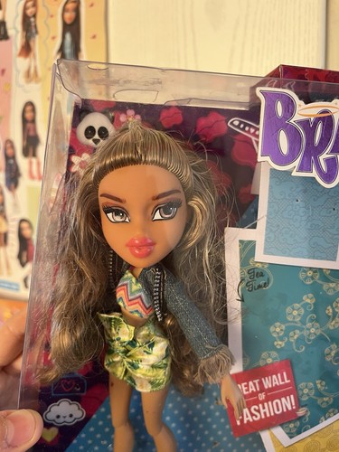 Bratz prototype 2015 hand - bratz,