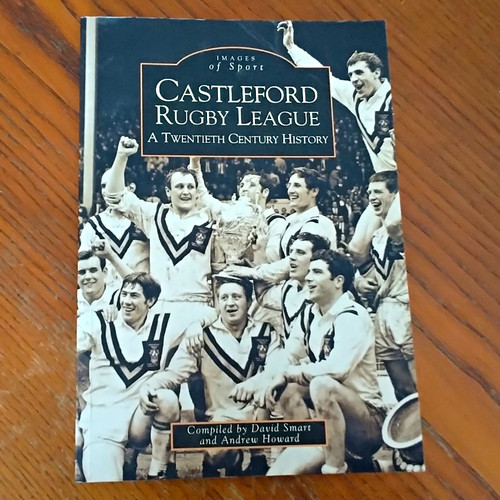 Signed castleford rugby league - rugby,