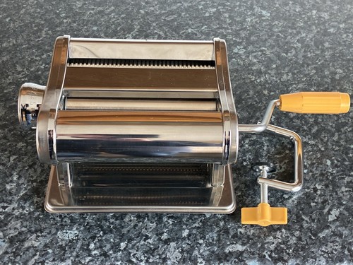 Pasta machine maker - pasta,