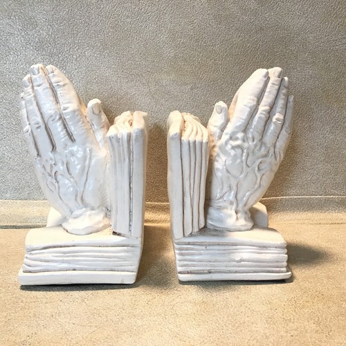 Off white praying - white,