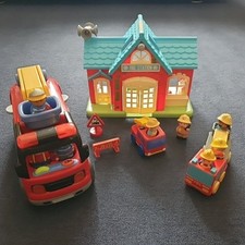 ELC Happyland Fire Station Playset Bundle With Lights Sounds 3 Engines 8 Firemen