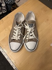 Converse All stars Canvas Beige Pumps Size 4