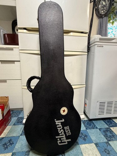 Gibson hard case used - gibson,