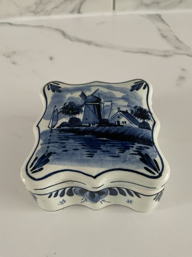 Delftware blue and white - blue,