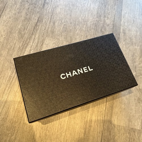 Chanel empty shoe - chanel,