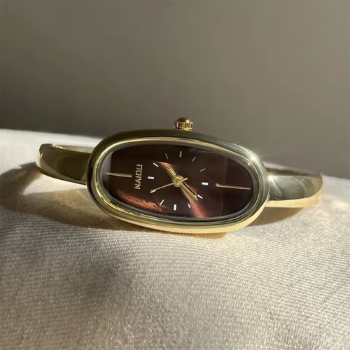 Woman vintage gold wristwatch - woman,