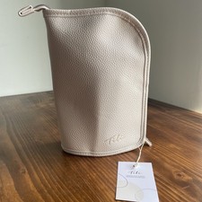 BNWT TILI Standing Make Up