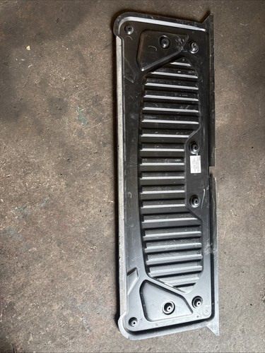 Mitsubishi l200 tailgate - mitsubishi,