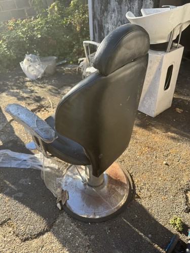 Black hydraulic salon styling - black,
