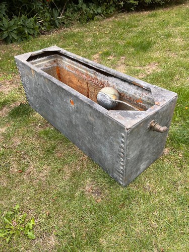 Galvanised riveted water - , tank