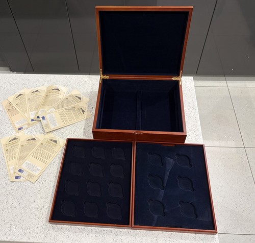 Wooden empty coin display - wooden,