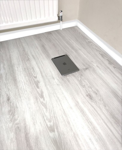 Vinyl click plank flooring - click,