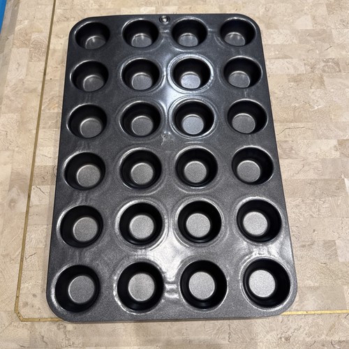Pampered chef deluxe - , 24