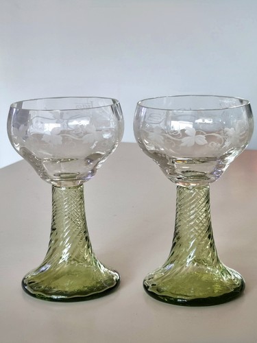Vintage antique roemer - or,