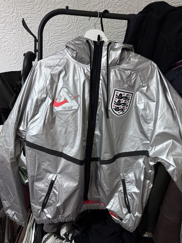 Nike palace england - palace,