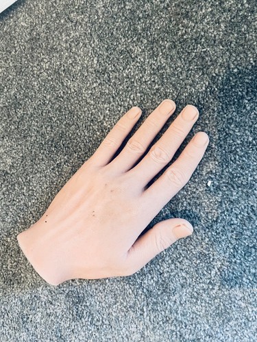 Prop sillicone hand - sillicone,