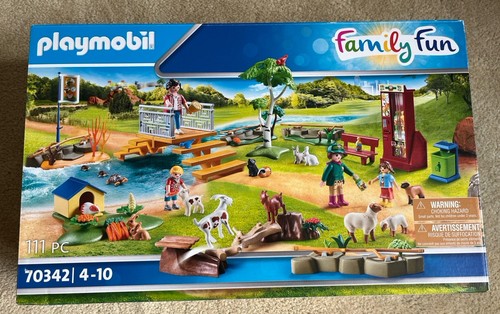 Playmobil family fun - fun, petting