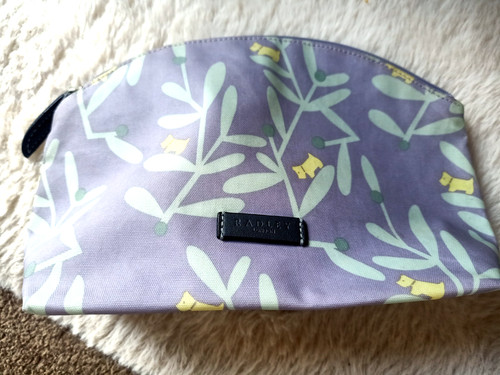 Radley grey leaf print makeup