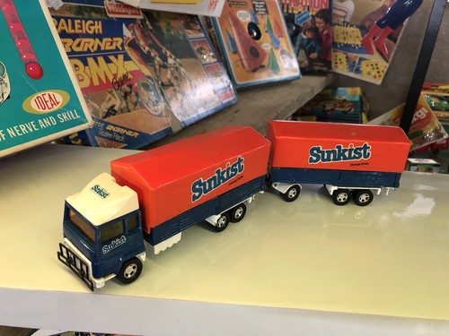 Matchbox ford lorry - matchbox,