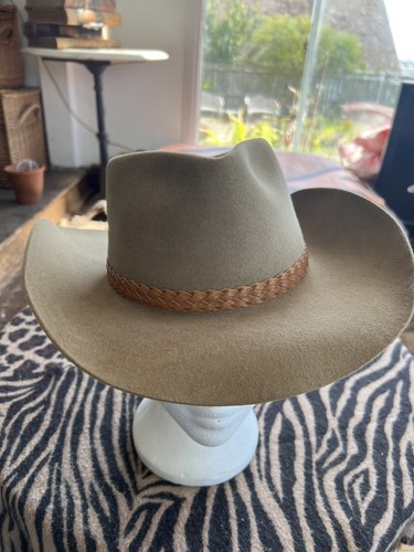 Nwot akubra snowy river - nwot,