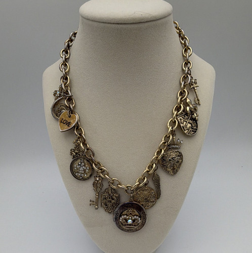 Gold tone cable chain crown - gold,