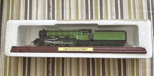 Atlas editions static train - editions,