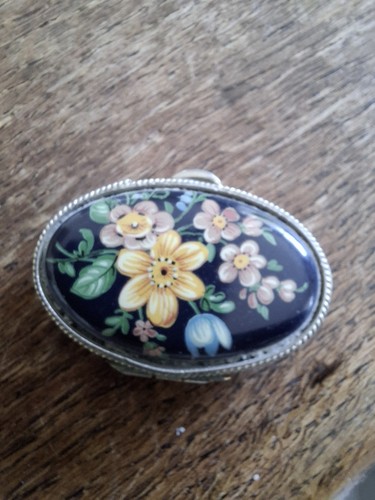 Small porcelain lidded - small,