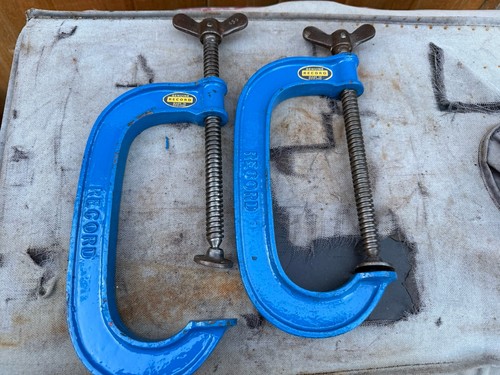 Record g clamps in - record,