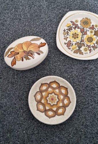 Royal worcester pottery - ,