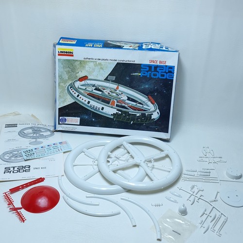 Lindberg star space base model - star,