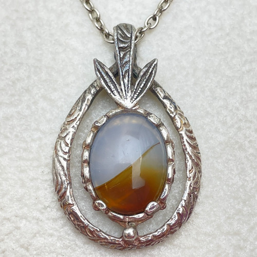 Vintage agate pendant necklace - agate,