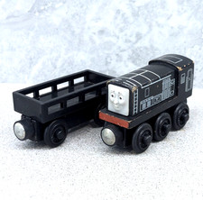 Thomas Wooden Railway Diesel Train & Carriage Black, Brio Compatible