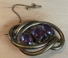 19thC Victorian Brooch – Pinchbeck Setting & Purple Glass Stones – Antique