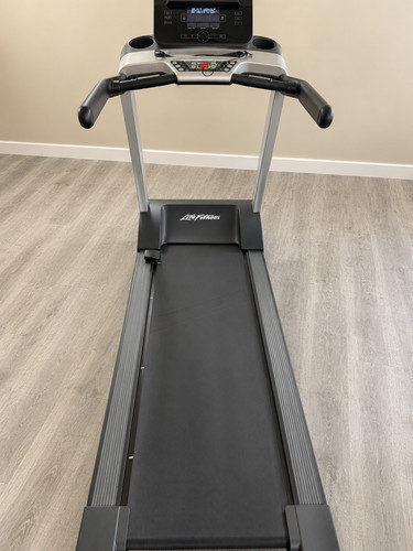 Life fitness treadmill - t3,