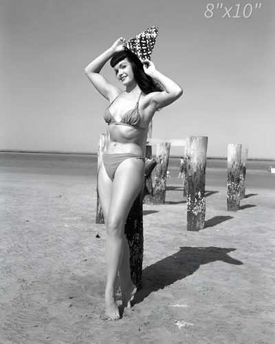 Rare bettie page 8x10 photo - rare,