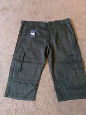 mens three quarter shorts. Size 40”. New 
