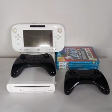 Nintendo Wii U bundle - 2 x controllers - 3 x games - White