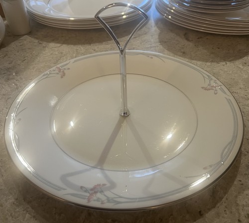Royal doulton carnation cake - royal,