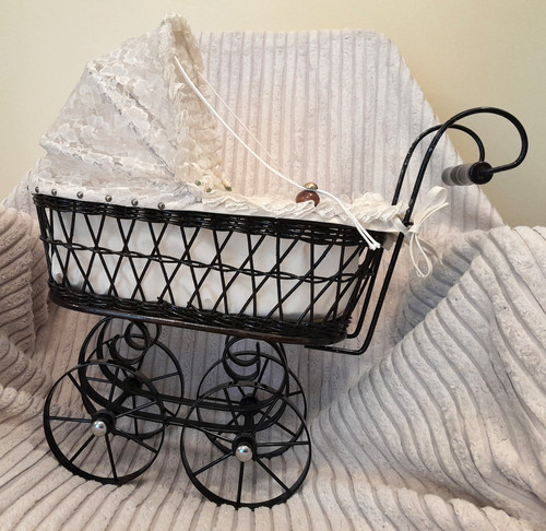 Reproduction antique baby - antique,