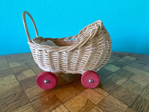 Bassinet pram dolls house