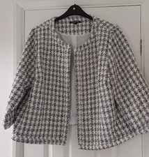 LOVELY sz 22 BOUCLE GREY CREAM