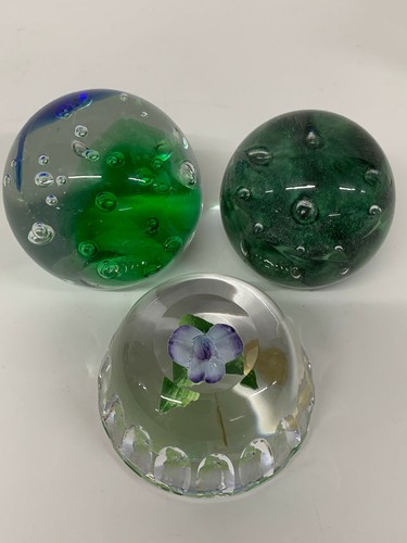 Glass paperweights collection - paperweights,