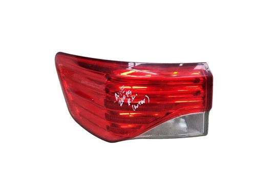 Toyota avensis taillight - toyota, lamp