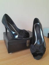 Black heeled patent  peep toe heeled shoes with bow - size 5 lovely