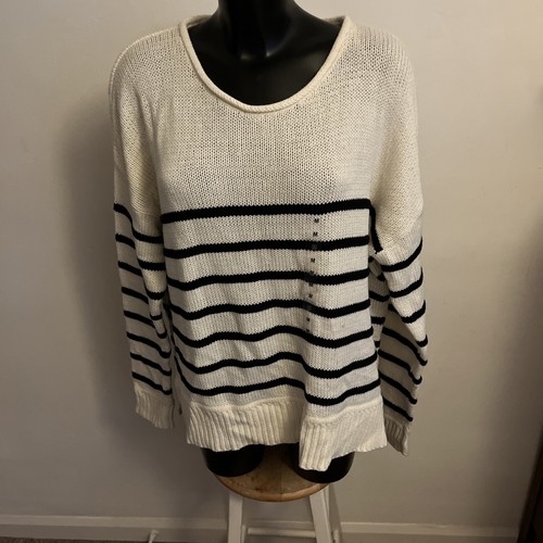 White with black stripes - white,