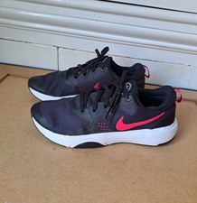 UK Size 7 Nike Women's Ladies Trainers EU 41 Black White Walking Gym Work