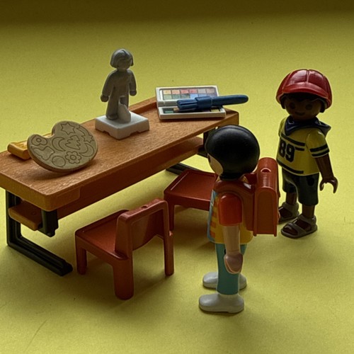 Playmobil back school desk - to,