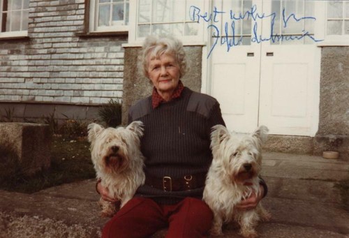 Daphne maurier signed - du,